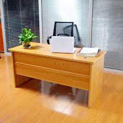 Picture of Melamine Laminated Board 2.5 ft by 3 ft Office Table